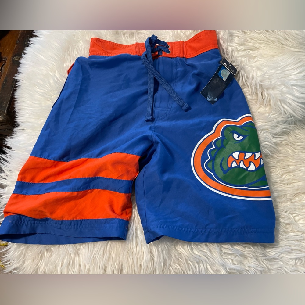 Pro Edge NWT Men’s Retro Florida Gators (University of Florida) Swim Trunks.